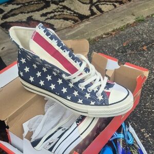 Star Pattern High-Top Sneakers
